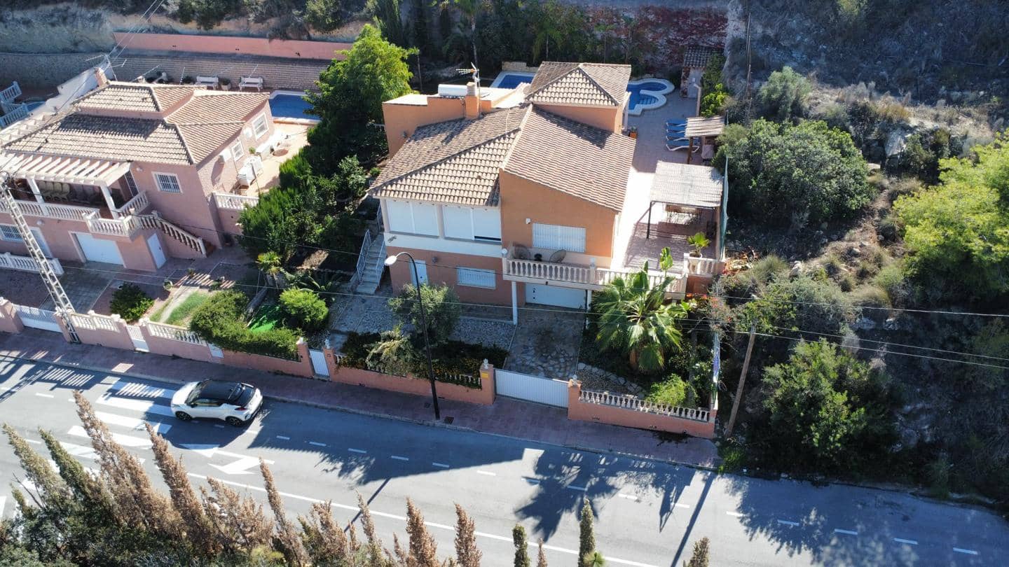 4 sovrum Villa till salu i El Campello med pool garage - 798 000 € (Ref: 8835143)