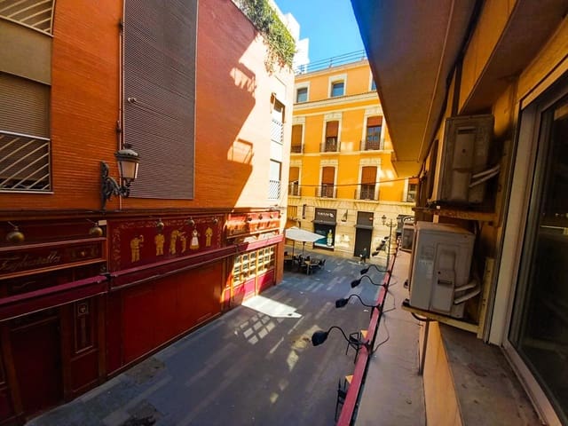 1 slaapkamer Flat te koop in Barrio del Centro, Alicante stad - € 185.000 (Ref: 8901504)