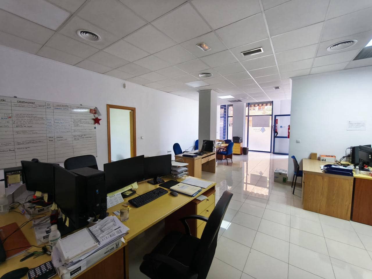 4 bedroom Office for sale in Alicante / Alacant city - € 107,000 (Ref: 8922439)