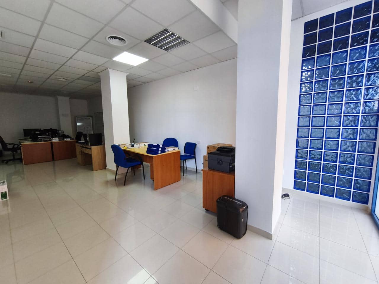 4 bedroom Office for sale in Alicante / Alacant city - € 107,000 (Ref: 8922439)