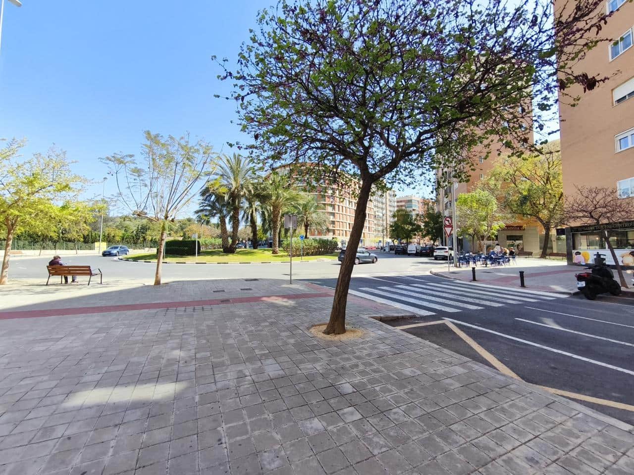 4 bedroom Office for sale in Alicante / Alacant city - € 107,000 (Ref: 8922439)