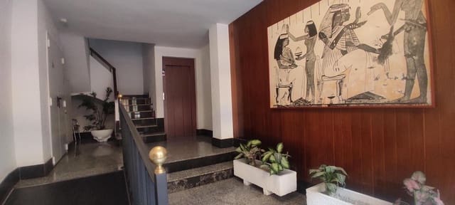 4 soveværelse Lejlighed til salg i Benalúa, Alicante by - € 270.000 (Ref: 9033257)