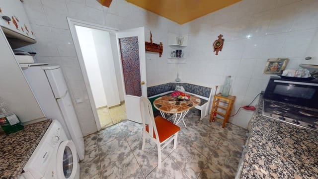 4 soveværelse Lejlighed til salg i Benalúa, Alicante by - € 270.000 (Ref: 9033257)