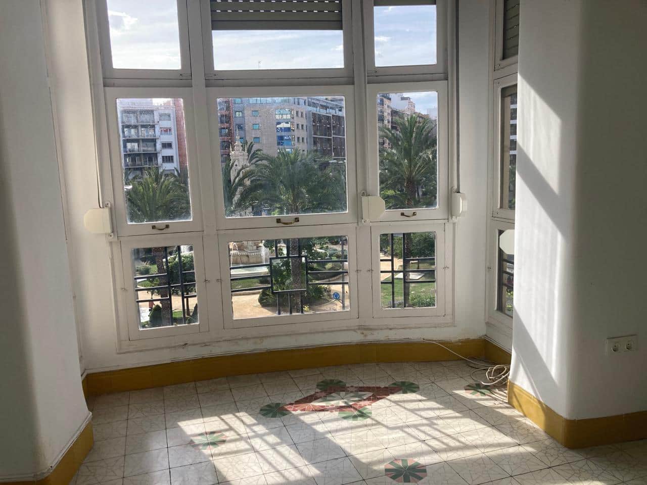 3 soveværelse Lejlighed til salg i Alicante by - € 550.000 (Ref: 9036034)