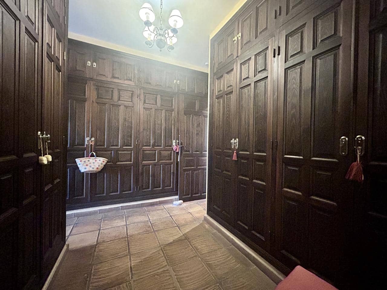 6 sypialnia Willa na sprzedaż w Miasto Alicante / Alacant z basenem - 1 350 000 € (Ref: 9050393)