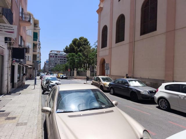 1 bedroom Business for sale in Ensanche - Diputacion, Alicante / Alacant city - € 220,000 (Ref: 9100014)