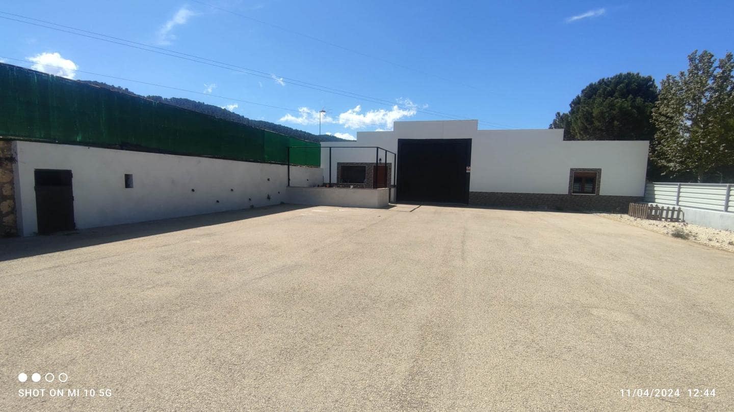 4 bedroom Villa for sale in Ibi with pool garage - € 395,000 (Ref: 9105914)