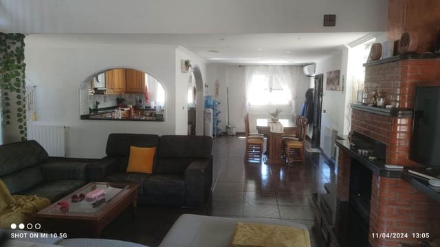 4 bedroom Villa for sale in Ibi with pool garage - € 395,000 (Ref: 9105914)