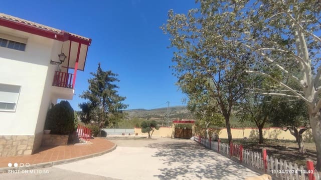 4 bedroom Villa for sale in Ibi with pool garage - € 395,000 (Ref: 9105914)