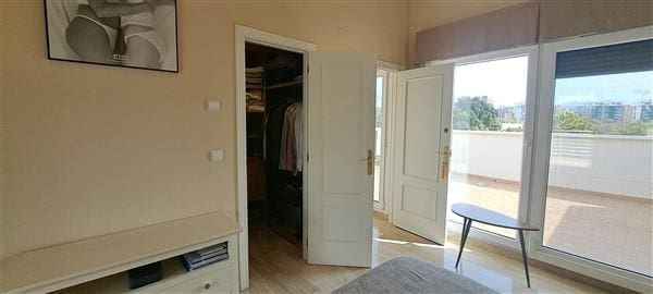 5 soveværelse Villa til salg i Alicante by med swimmingpool garage - € 965.000 (Ref: 9128834)