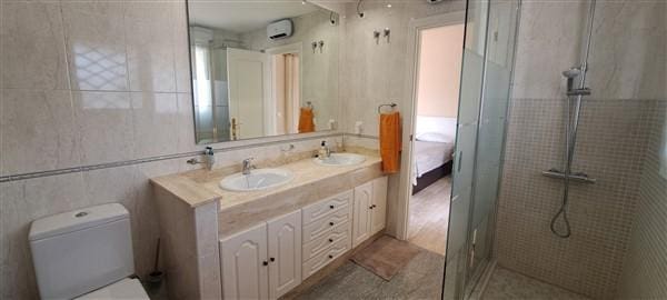 5 soveværelse Villa til salg i Alicante by med swimmingpool garage - € 965.000 (Ref: 9128834)