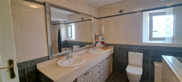 5 soveværelse Villa til salg i Alicante by med swimmingpool garage - € 965.000 (Ref: 9128834)