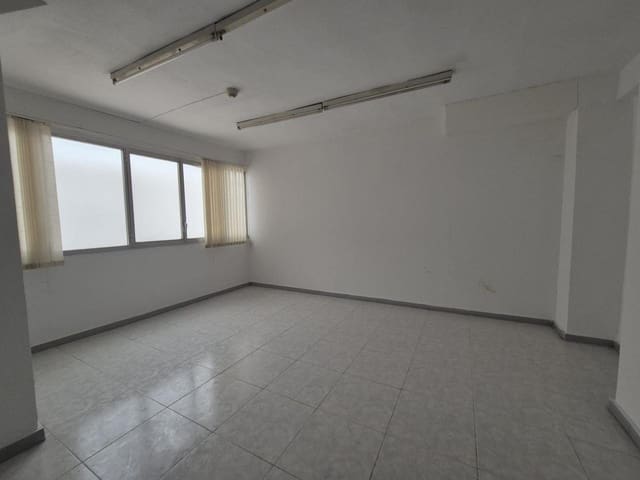 8 bedroom Business for sale in Ensanche - Diputacion, Alicante / Alacant city - € 510,000 (Ref: 9145755)