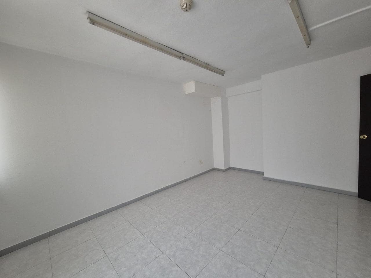 8 bedroom Business for sale in Alicante / Alacant city - € 510,000 (Ref: 9145755)