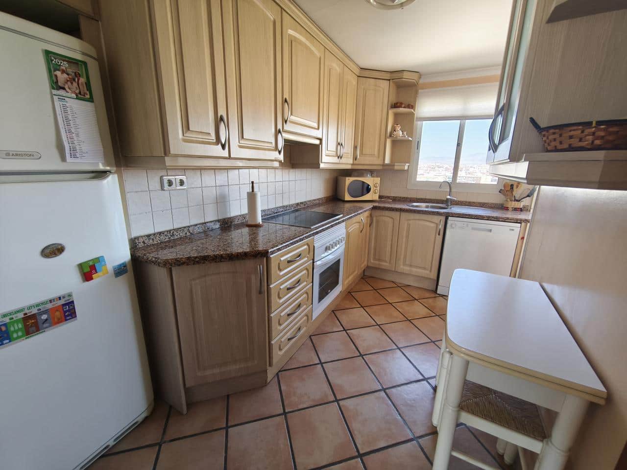 3 soveværelse Lejlighed til salg i Alicante by med garage - € 235.000 (Ref: 9160316)