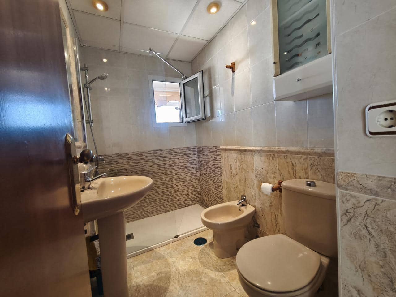 3 soveværelse Lejlighed til salg i Alicante by med garage - € 235.000 (Ref: 9160316)