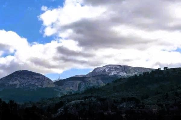 4 soveværelse Villa til salg i Penaguila med swimmingpool garage - € 750.000 (Ref: 9185985)