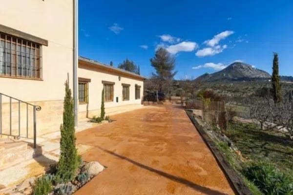 4 soveværelse Villa til salg i Penaguila med swimmingpool garage - € 750.000 (Ref: 9185985)