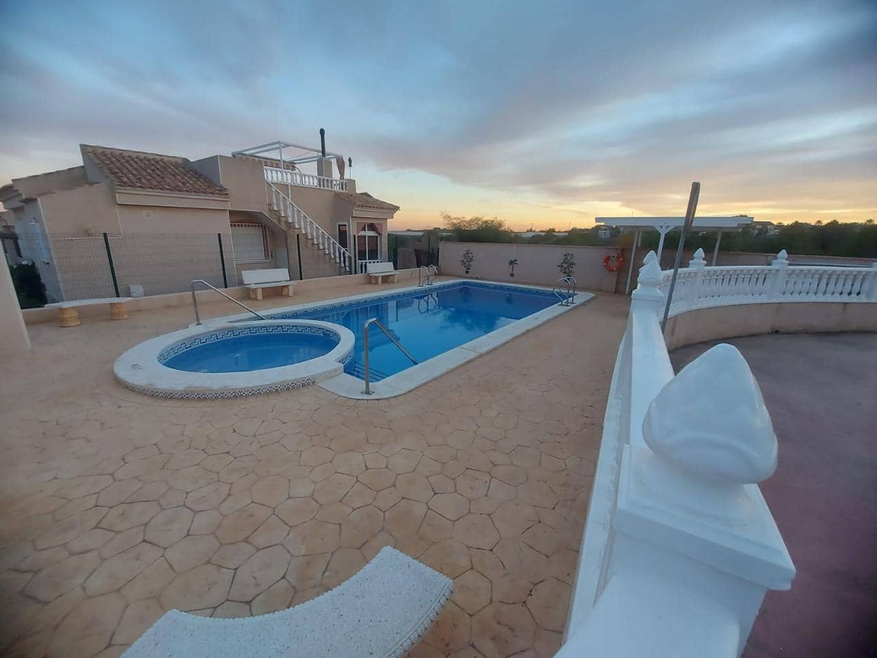 Chalet de 3 habitaciones en Algorfa en venta con piscina garaje - 179.000 € (Ref: 9187439)
