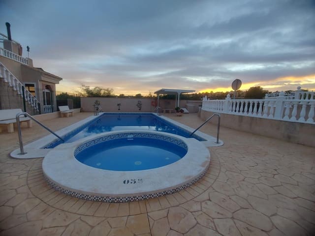 Chalet de 3 habitaciones en Algorfa en venta con piscina garaje - 179.000 € (Ref: 9187439)