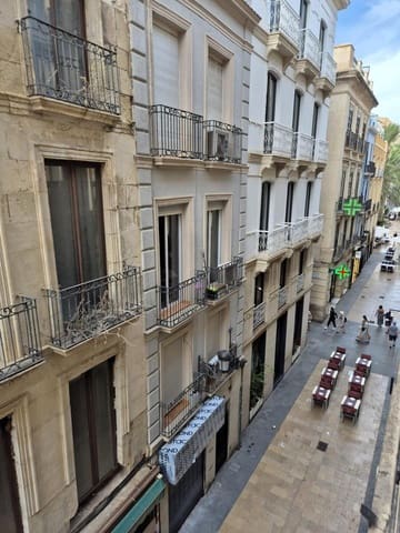 18 soveværelse Lejlighed til salg i Casco Antiguo - Sant Cruz - Ayuntamiento, Alicante by - € 780.000 (Ref: 9202040)