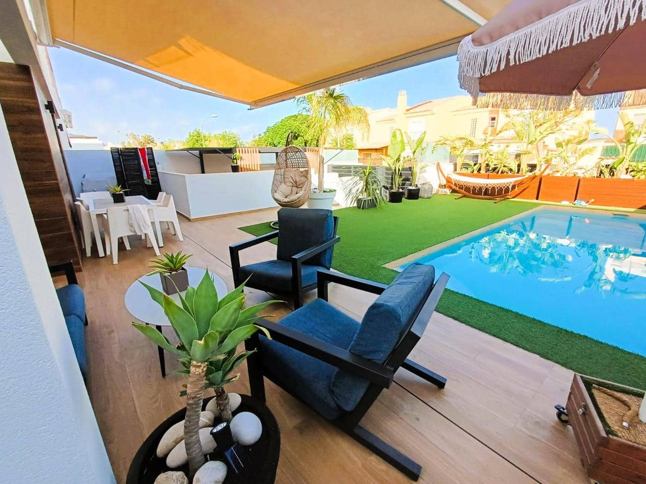 3 soveværelse Villa til salg i El Campello med swimmingpool garage - € 855.000 (Ref: 9205486)