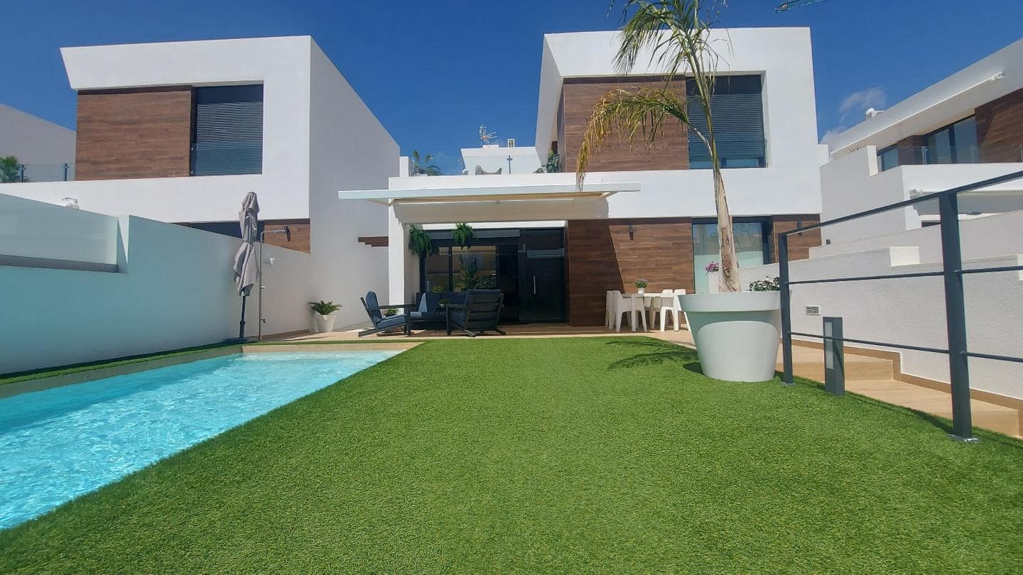 3 soveværelse Villa til salg i El Campello med swimmingpool garage - € 855.000 (Ref: 9205486)