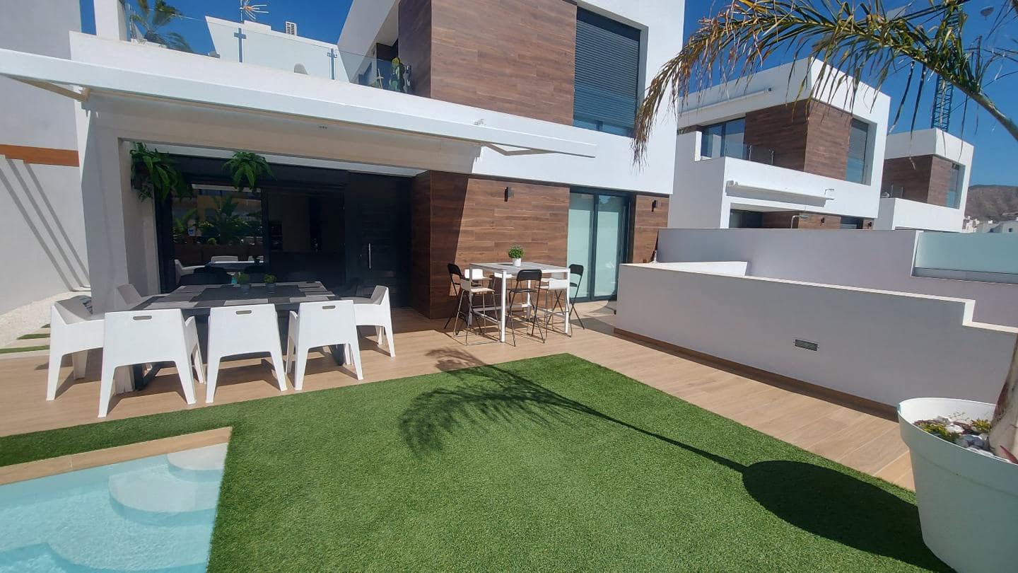 3 soveværelse Villa til salg i El Campello med swimmingpool garage - € 855.000 (Ref: 9205486)