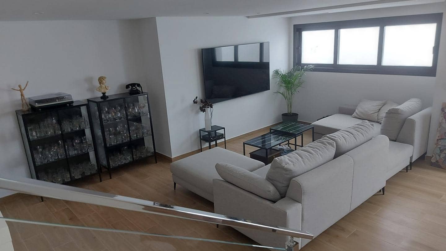 3 soveværelse Villa til salg i El Campello med swimmingpool garage - € 855.000 (Ref: 9205486)