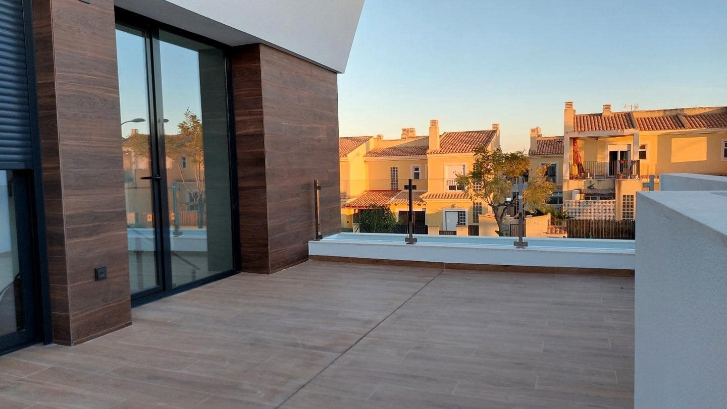 3 soveværelse Villa til salg i El Campello med swimmingpool garage - € 855.000 (Ref: 9205486)