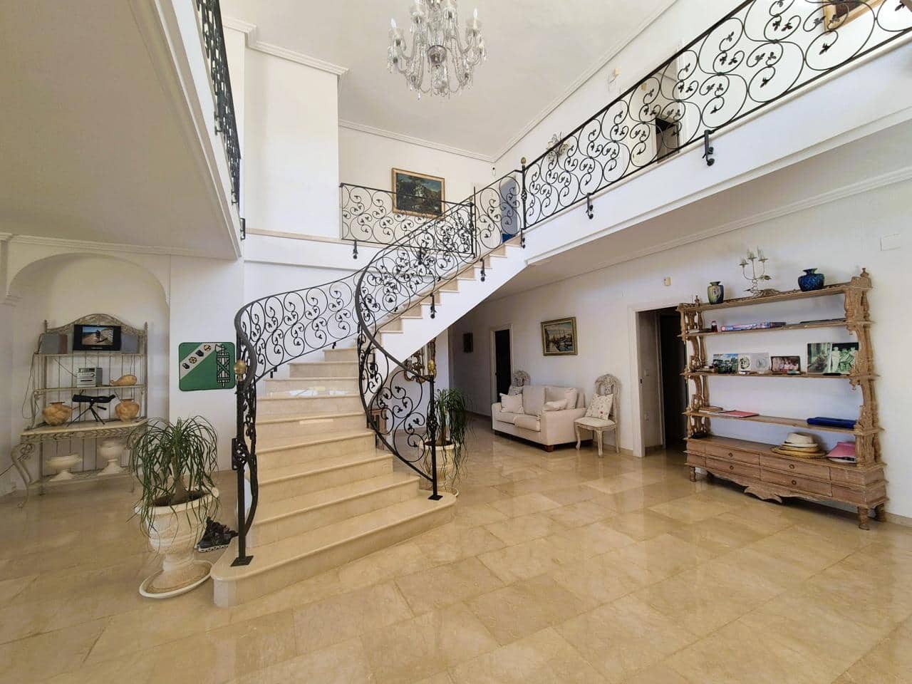 5 sypialnia Willa na sprzedaż w El Campello z basenem garażem - 1 500 000 € (Ref: 9232006)