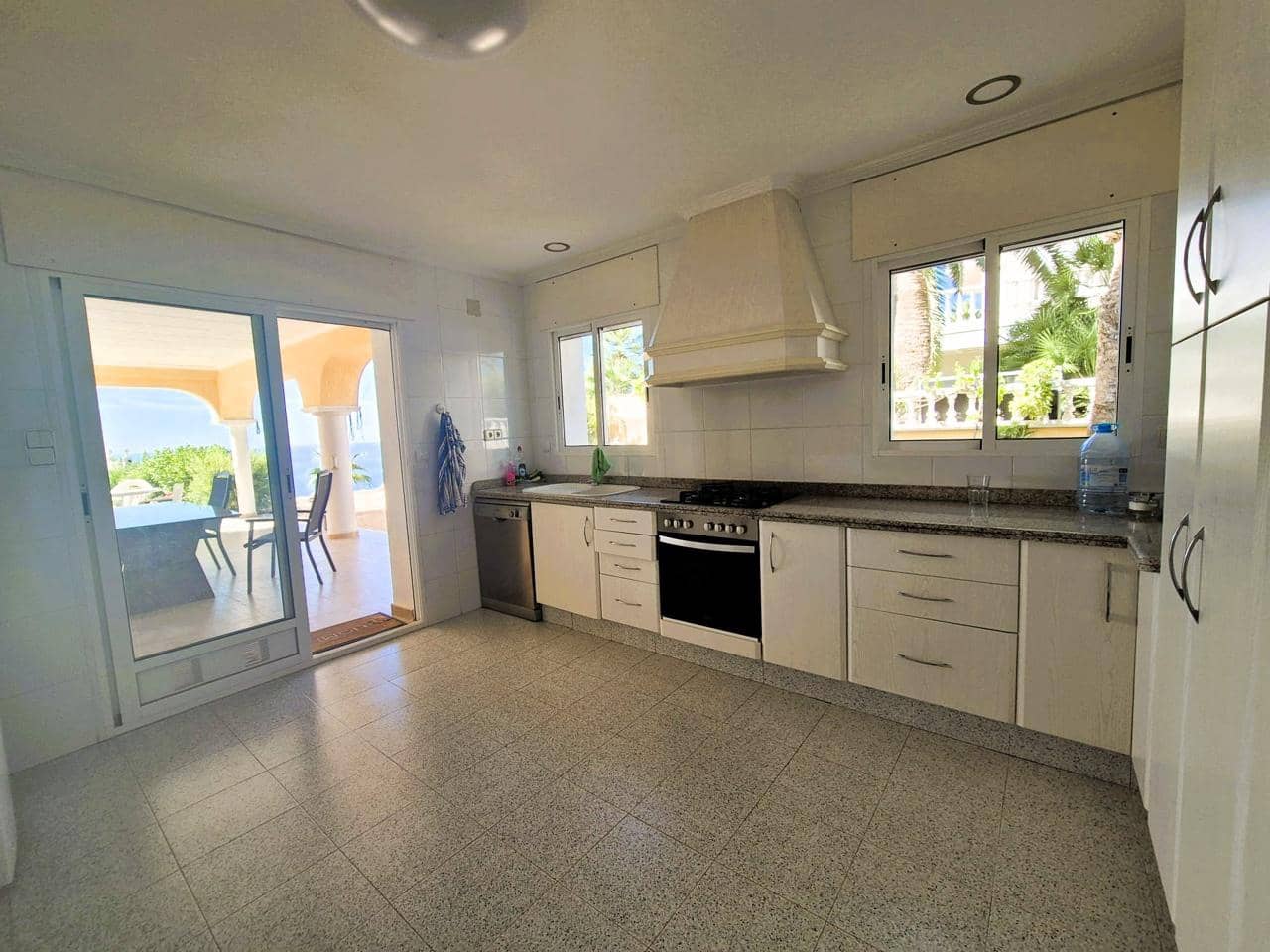 5 sypialnia Willa na sprzedaż w El Campello z basenem garażem - 1 500 000 € (Ref: 9232006)