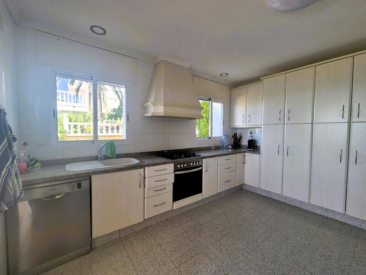 5 sypialnia Willa na sprzedaż w El Campello z basenem garażem - 1 500 000 € (Ref: 9232006)