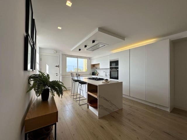 3 soveværelse Villa til salg i Cabo de las Huertas, Alicante by med swimmingpool garage - € 850.000 (Ref: 9263828)