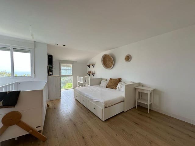 3 soveværelse Villa til salg i Cabo de las Huertas, Alicante by med swimmingpool garage - € 850.000 (Ref: 9263828)