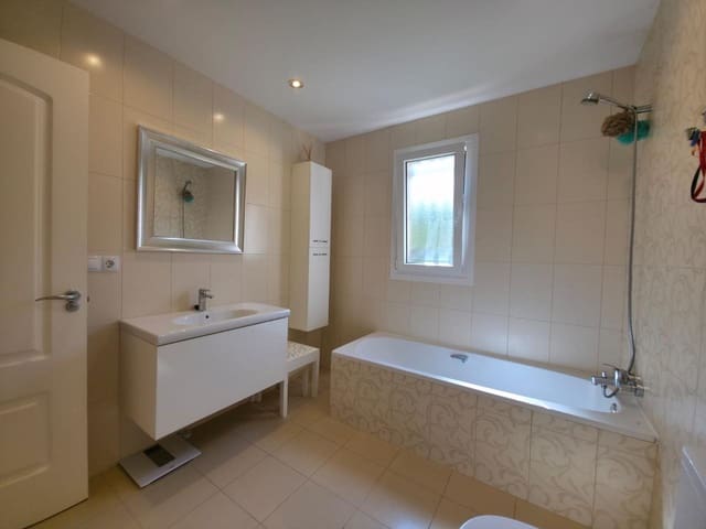 4 sypialnia Willa na sprzedaż w El Campello z basenem garażem - 550 000 € (Ref: 9301781)