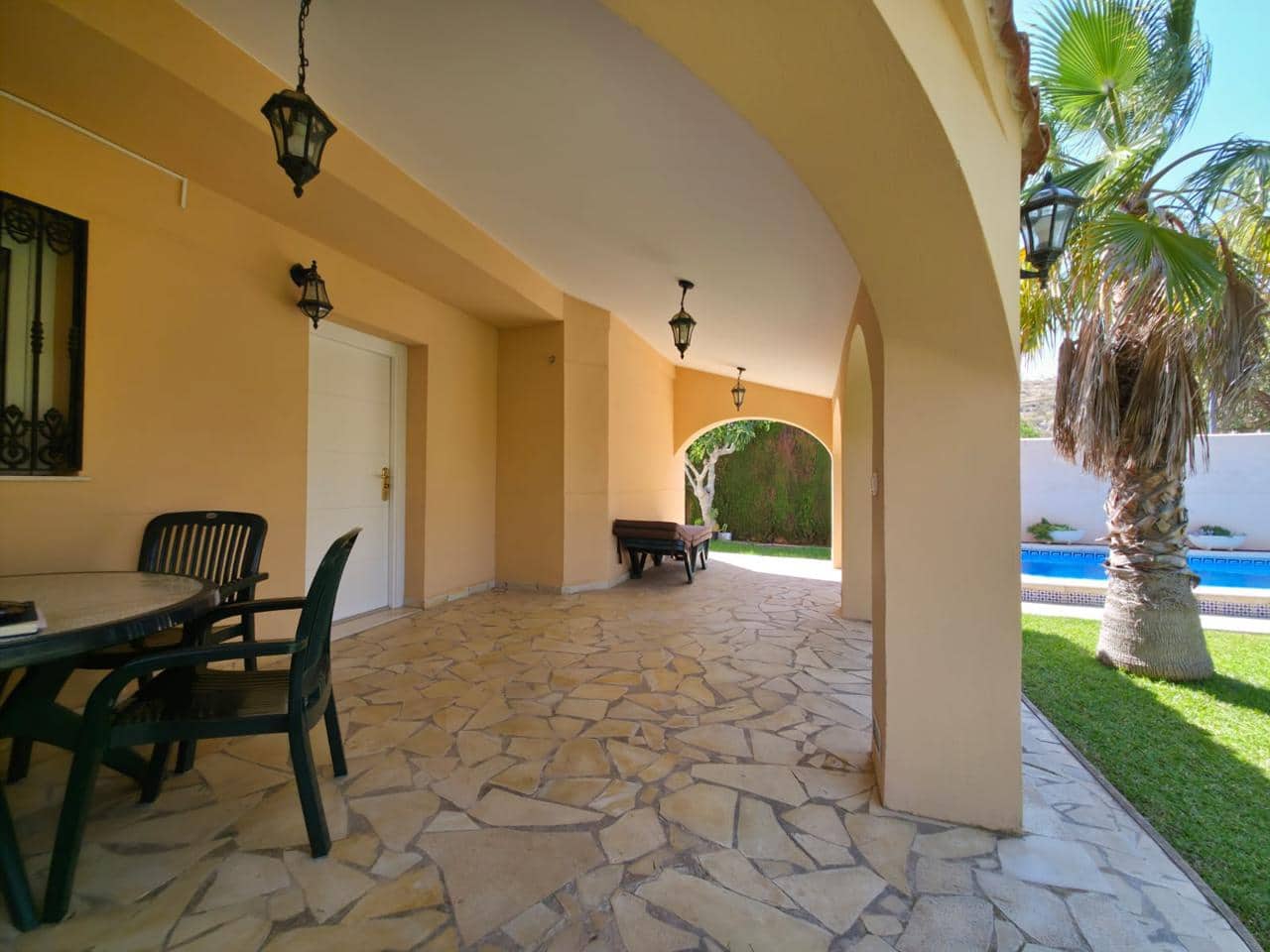 4 sypialnia Willa na sprzedaż w El Campello z basenem garażem - 550 000 € (Ref: 9301781)