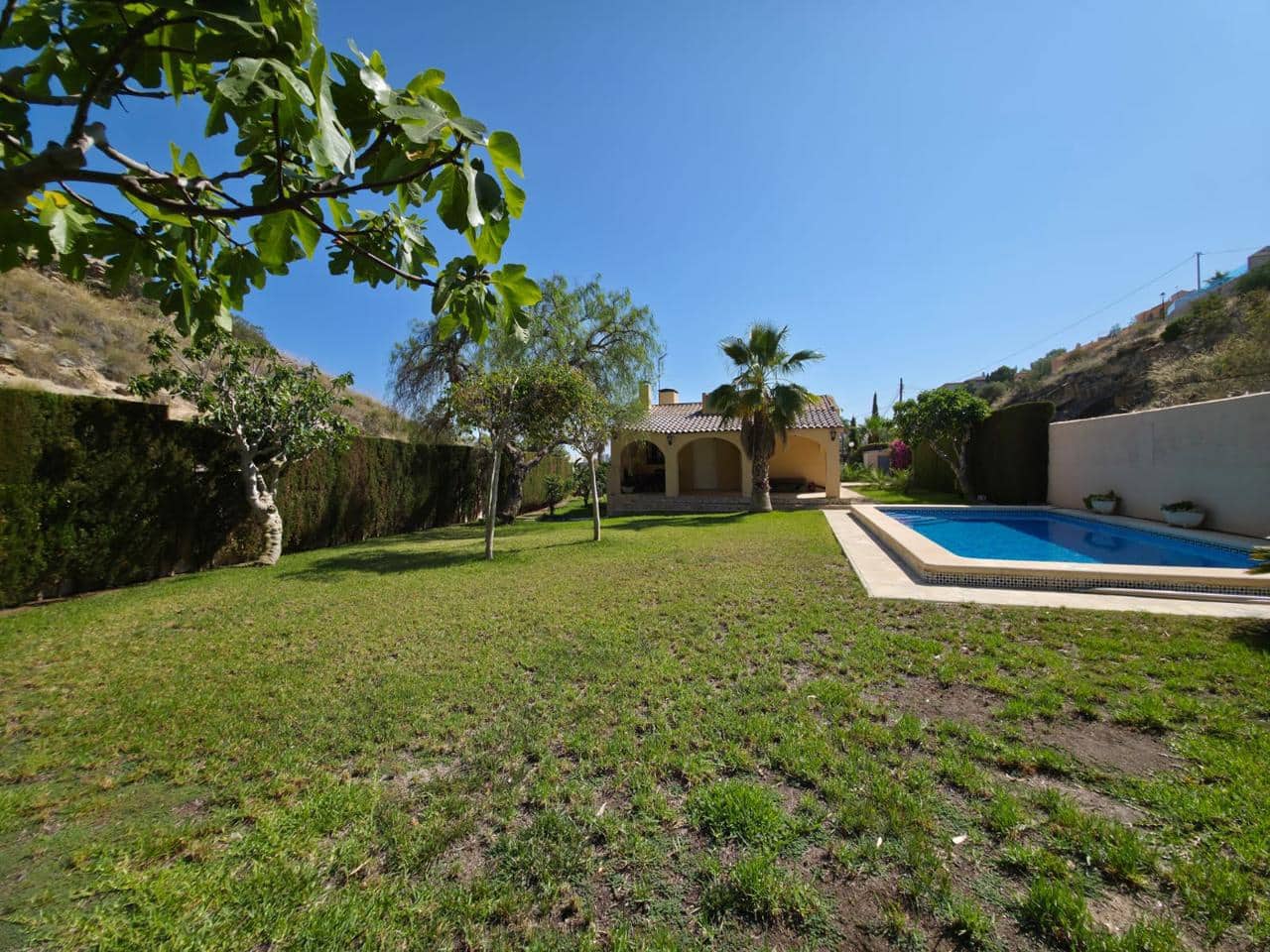 4 sypialnia Willa na sprzedaż w El Campello z basenem garażem - 550 000 € (Ref: 9301781)