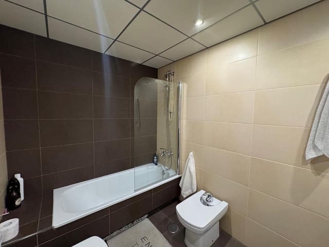 2 makuuhuone Asunto myytävänä paikassa El Campello - 305 000 € (Ref: 9307116)