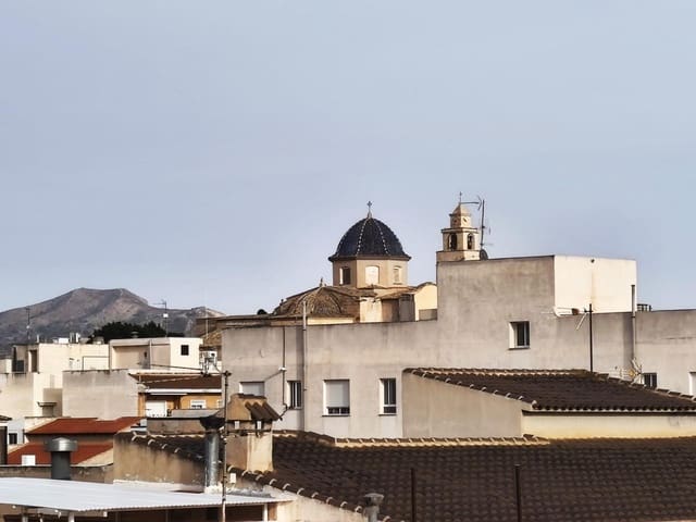 4 soverom Villa til salgs i Monforte del Cid med garasje - € 260 000 (Ref: 9316984)