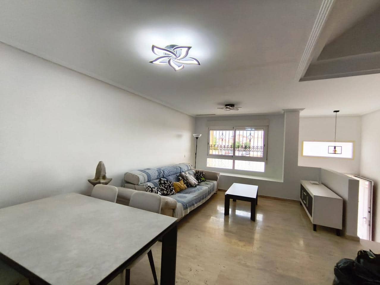 4 soverom Villa til salgs i Monforte del Cid med garasje - € 260 000 (Ref: 9316984)