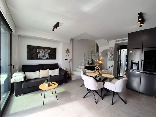 3 soverom Villa til salgs i Los Secanos, Guardamar del Segura med svømmebasseng garasje - € 449 000 (Ref: 9319998)