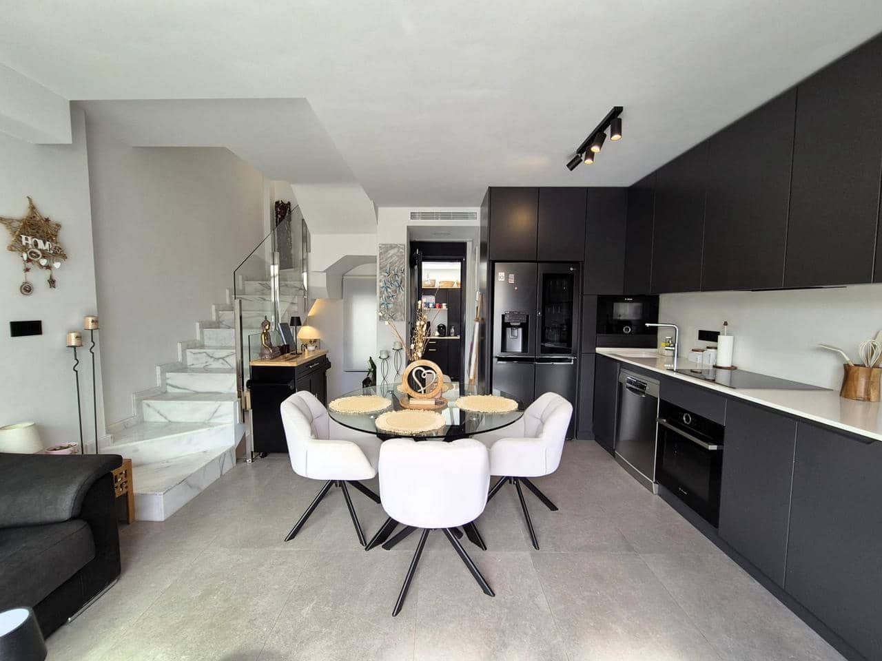 3 soverom Villa til salgs i Guardamar del Segura med svømmebasseng garasje - € 449 000 (Ref: 9319998)