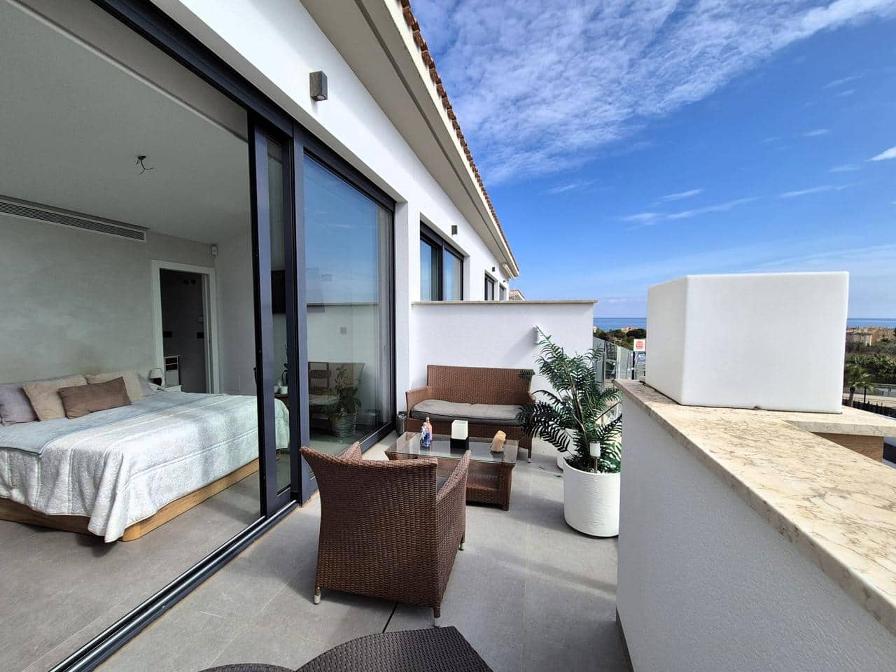 3 soverom Villa til salgs i Guardamar del Segura med svømmebasseng garasje - € 449 000 (Ref: 9319998)