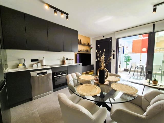 3 soverom Villa til salgs i Los Secanos, Guardamar del Segura med svømmebasseng garasje - € 449 000 (Ref: 9319998)