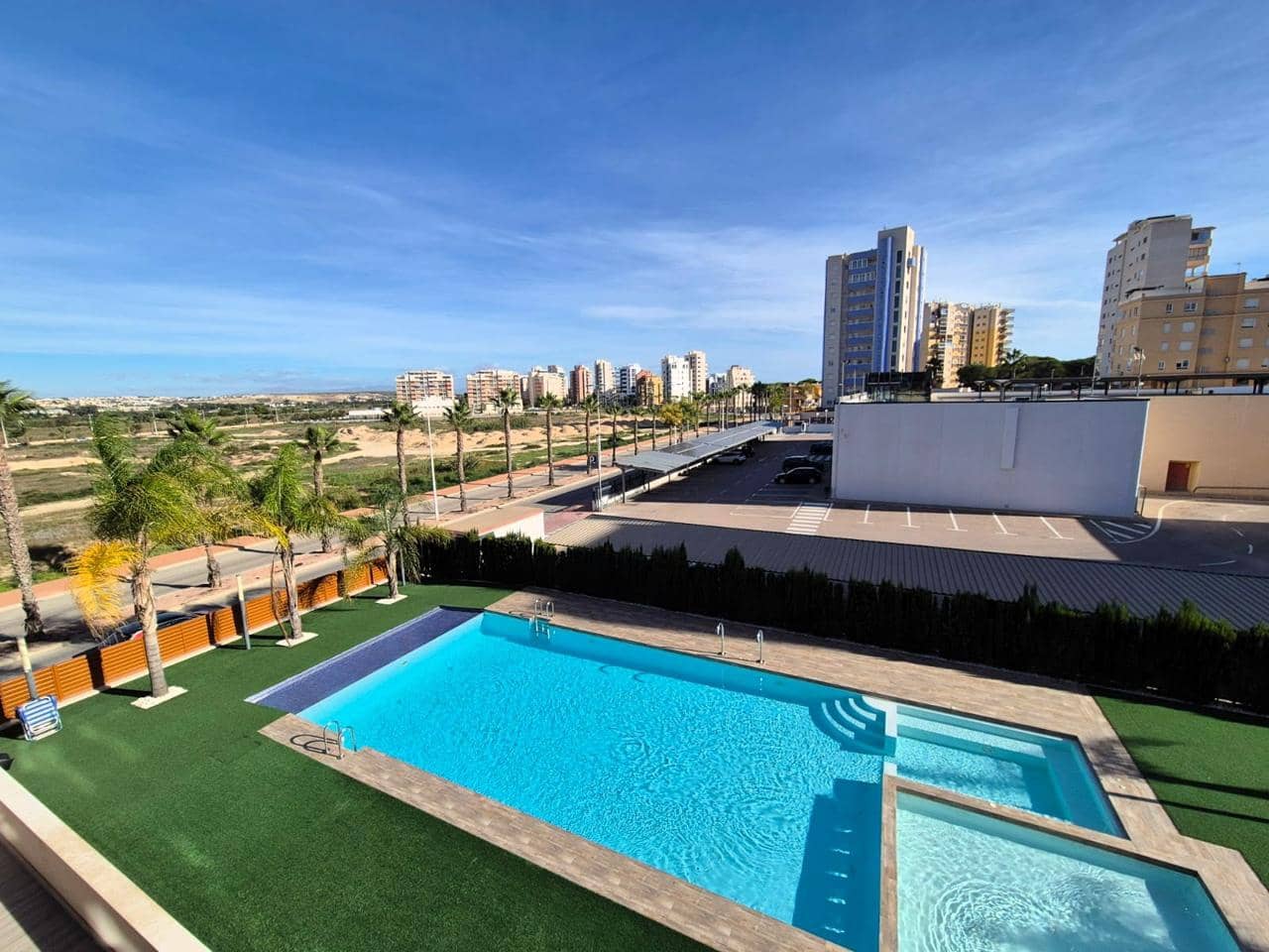 Piso de 2 habitaciones en Guardamar del Segura en venta con garaje - 270.000 € (Ref: 9336921)
