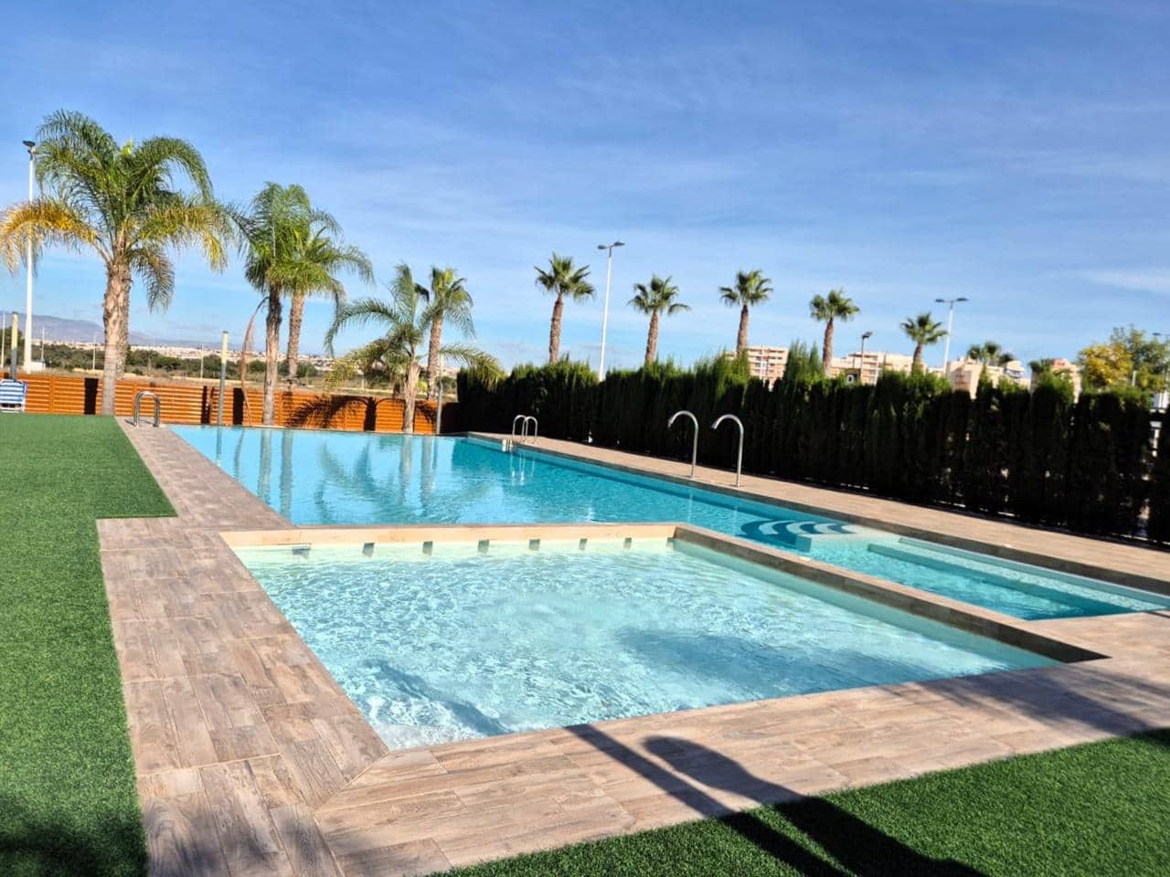 Piso de 2 habitaciones en Guardamar del Segura en venta con garaje - 270.000 € (Ref: 9336921)