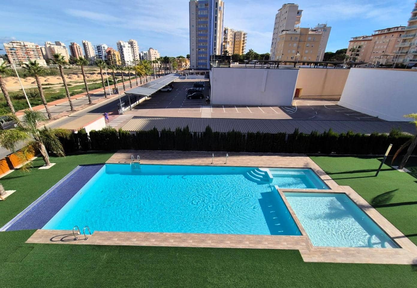 Piso de 2 habitaciones en Guardamar del Segura en venta con garaje - 270.000 € (Ref: 9336921)
