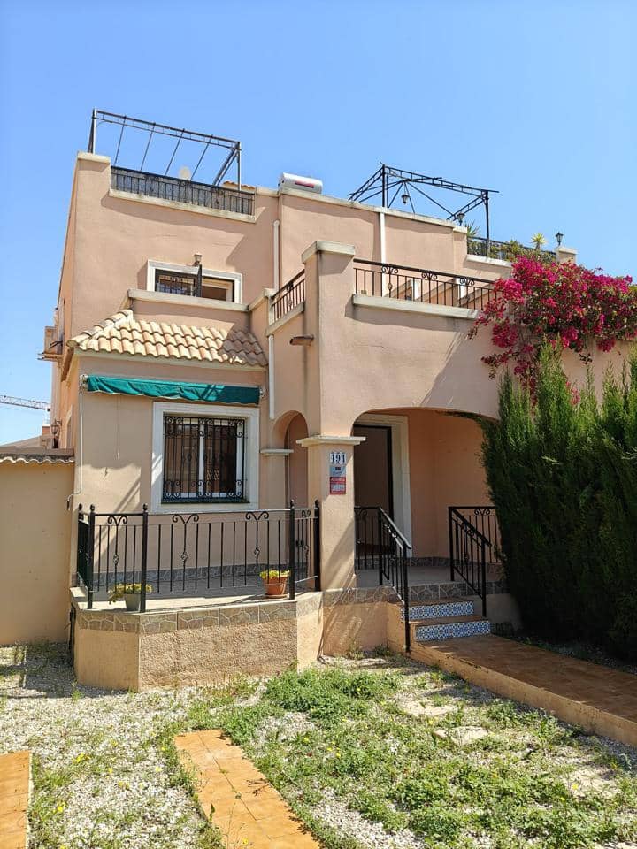 3 bedroom Villa for sale in Los Montesinos with pool - € 175,000 (Ref: 9379323)