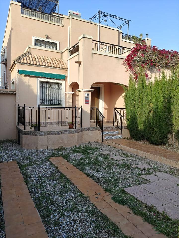 3 bedroom Villa for sale in Los Montesinos with pool - € 175,000 (Ref: 9379323)